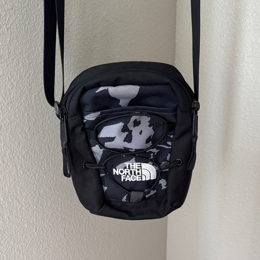The North Face Camouflage Black and Gray Crossbody bag